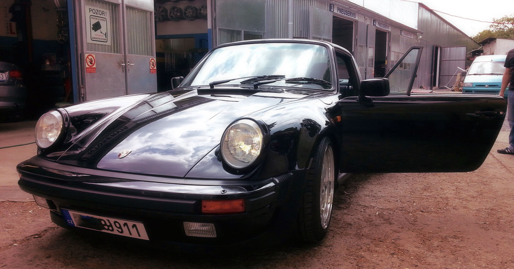 Porsche 911 před pneuservisem
