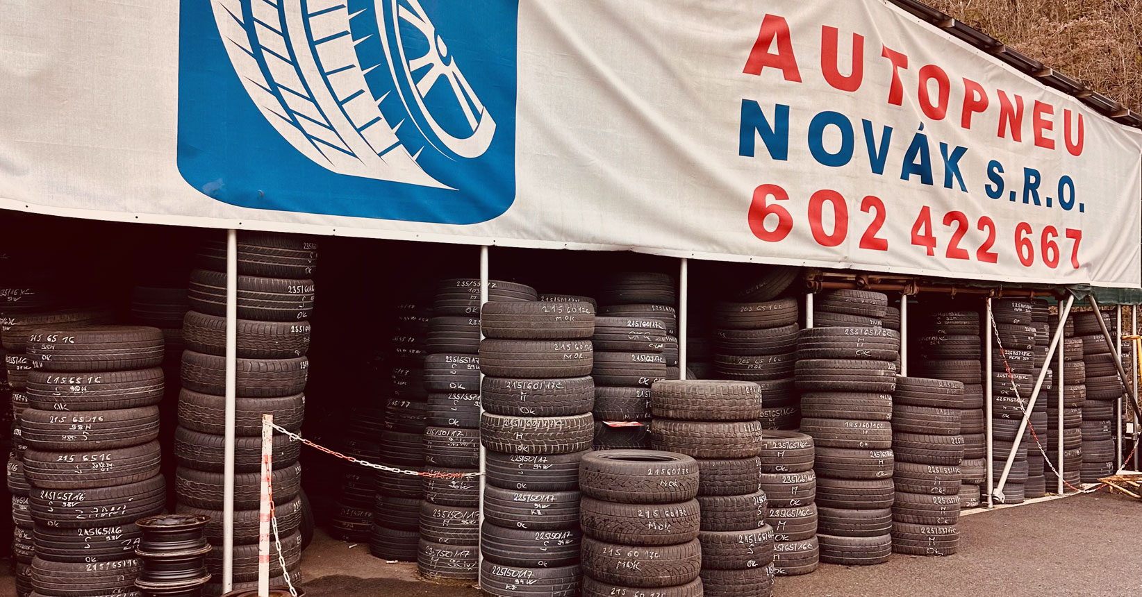 sklad použitých pneumatik - Pneu Novák